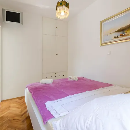 Glory Apartment *