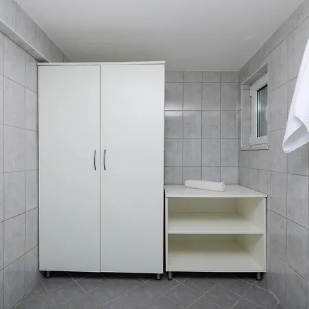 Glory Apartment *